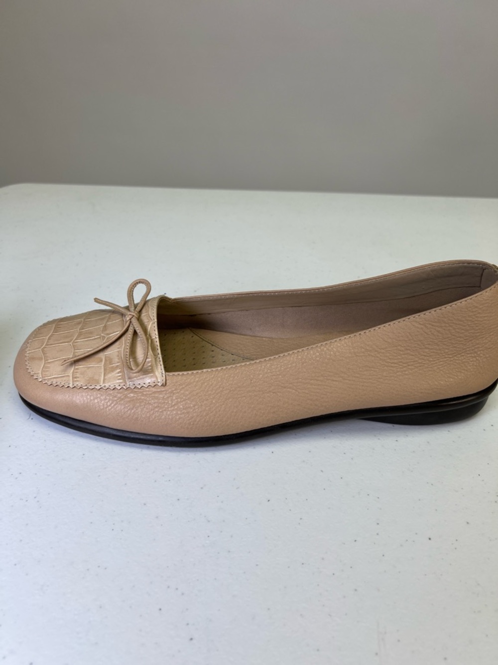 AEROSOLES Women's Tan Croc-Detail Leather Upper Loafers with Bow Size 9B - Picture 9 of 17